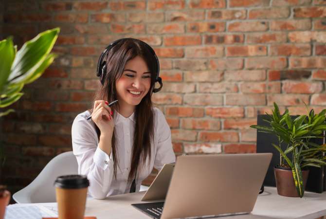 Njoftime Pune operator Italisht , Spanjisht , Anglisht , Frengjisht , Gjermanisht , Greqisht,