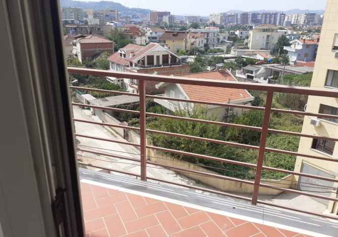 Shtepi ne shitje  ne Tirane, 1+1, Mobilimi E mobiluar, Pagesa 77,000  Euro.