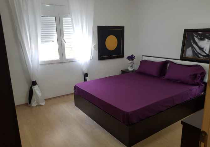 Shtepi ne shitje  ne Tirane, 2+1, Mobilimi E mobiluar, Pagesa 80,000  Euro.