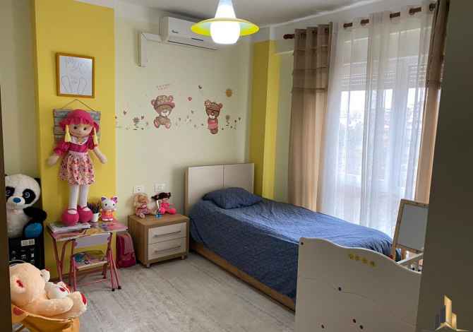 Shtepi ne shitje  ne Tirane, 2+1, Mobilimi E mobiluar, Pagesa 124,000  Euro.