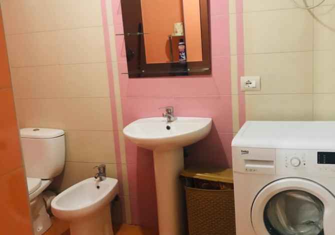 Shtepi ne shitje  ne Tirane, 1+1, Mobilimi E mobiluar, Pagesa 72,000  Euro.