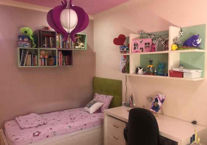 Shtepi ne shitje  ne Tirane, 2+1, Mobilimi E mobiluar, Pagesa 65,000  Euro.