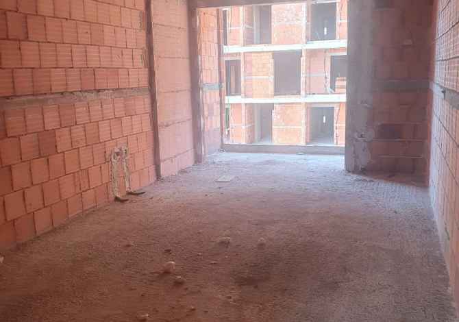 Shtepi ne shitje  ne Tirane, 2+1, Mobilimi Bosh, pa mobiluar, Pagesa 110,000  Euro.