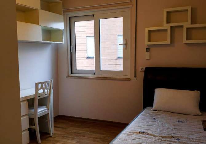 Shtepi me qera 2+1 ne Tirane - 700 Euro
