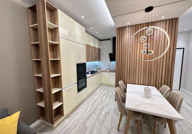 Shtepi me qera Apartament ne Tirane, 2+1, Mobilimi E mobiluar, Pagesa 1,000  Euro.