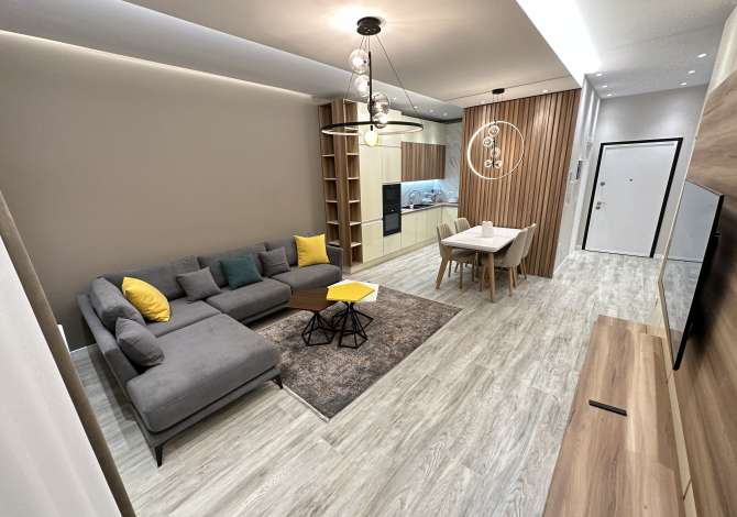 Shtepi me qera 2+1 ne Tirane - 1,000 Euro