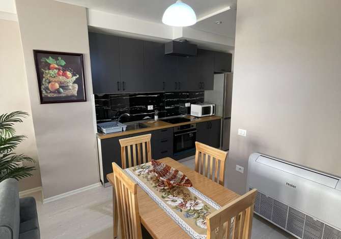 Shtepi me qera Apartament ne Tirane, 2+1, Mobilimi E mobiluar, Pagesa 550  Euro.