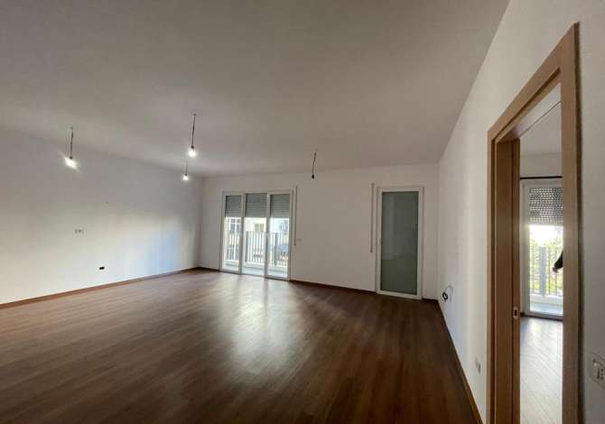 Business Property for Rent 3+1 in Tirana - 350 Euro
