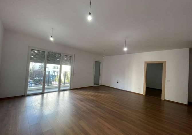 Business Property for Rent 3+1 in Tirana - 350 Euro