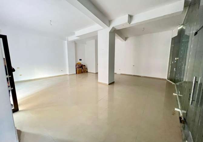 Ambient biznesi me qera 3+1 ne Tirane - 1,200 Euro