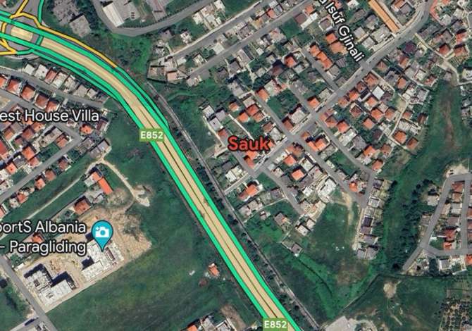 Truall ose Toke ne Tirane - 82,500 Euro