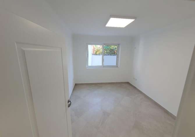 ✨Jepet ambient biznesi me qera ✨ 📍Qender , Posta Qendrore  Cmimi 600 Euro 