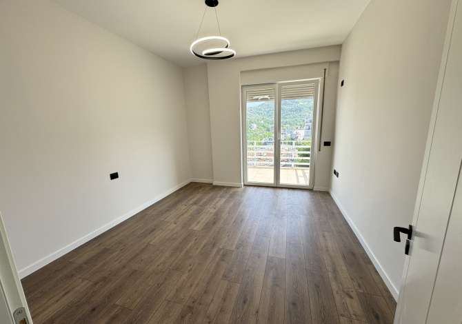 Shtepi ne shitje Apartament ne Tirane, 2+1, Mobilimi Pjeserisht e mobiluar, Pagesa 230,000  Euro.