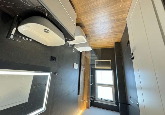 Shtepi ne shitje Apartament ne Tirane, 2+1, Mobilimi Pjeserisht e mobiluar, Pagesa 230,000  Euro.