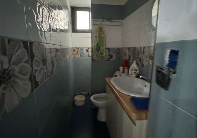 OKAZION Shitet ambjenti per VETEM 240 000 📍Rruga Kastriotet  Tek Pallatet e Verdha afer Terminalit te Veriut 