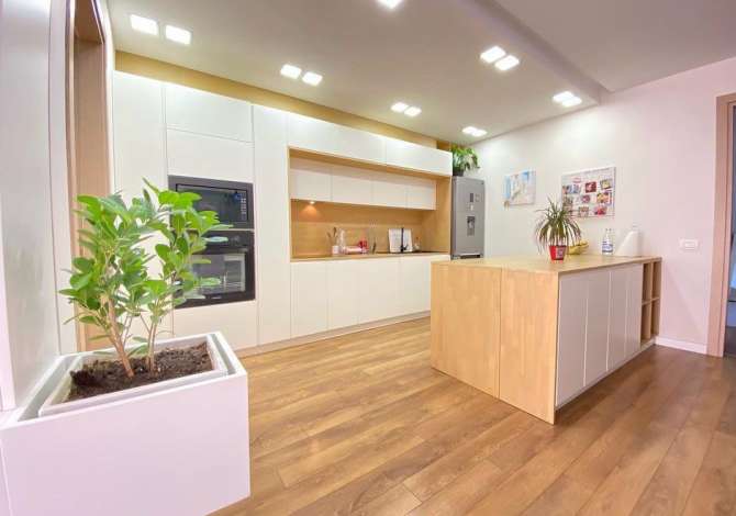 Shtepi me qera 2+1 ne Tirane - 800 Euro