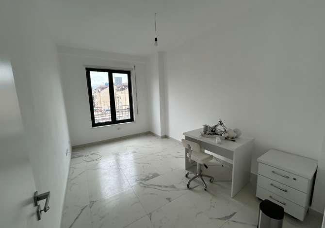 Ambient biznesi me qera 3+1 ne Tirane - 550 Euro