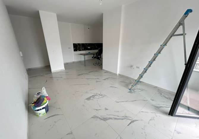 Ambient biznesi me qera 3+1 ne Tirane - 550 Euro
