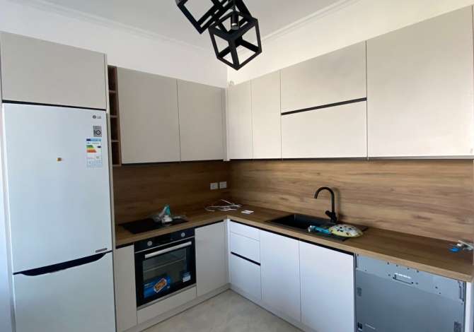Shtepi me qera 2+1 ne Tirane - 550 Euro