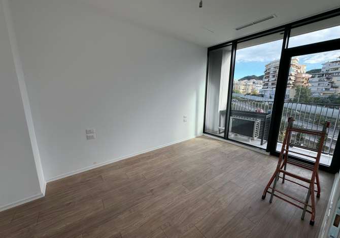  Apartament me qira per Zyre 1+1 Me 1 Tualet  + poste parkingu 📍 Lake View Residence 💶 Cmimi 800