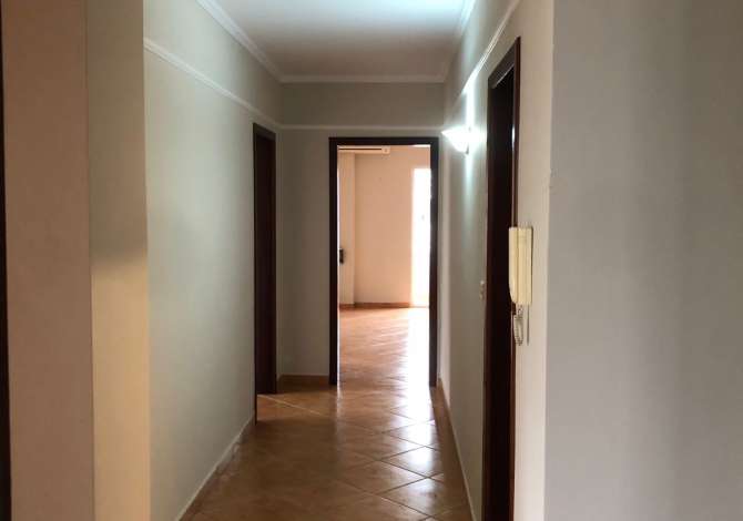 Ambient me qera per Zyra📍 Sheshi WillsonTirana e Re💶Cmimi 1800 Euro / Netto 