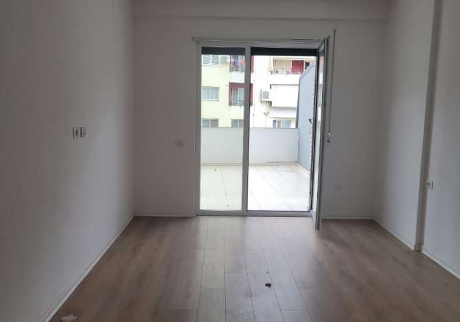 Ambient biznesi me qera 3+1 ne Tirane - 500 Euro