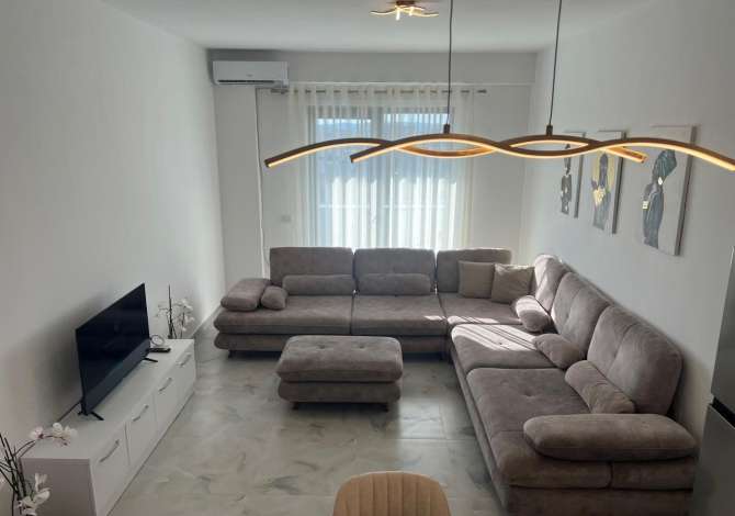 Shtepi me qera 2+1 ne Tirane - 700 Euro