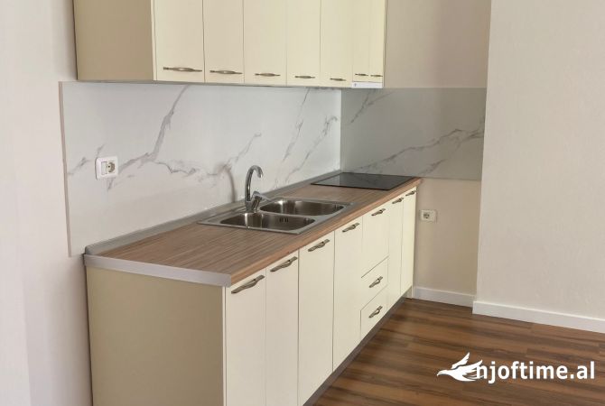 Shtepi me qera 1+1 ne Tirane - 30,000 Leke