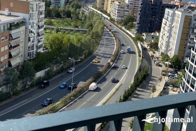 Ambient biznesi me qera 3+1 ne Tirane - 1,000 Euro