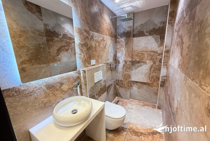 Shtepi ne shitje Apartament ne Tirane, 3+1, Mobilimi E mobiluar, Pagesa 200,000  Euro.