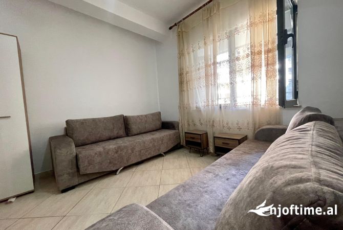 Shtepi ne shitje Apartament ne Tirane, 2+1, Mobilimi E mobiluar, Pagesa 210,000  Euro.