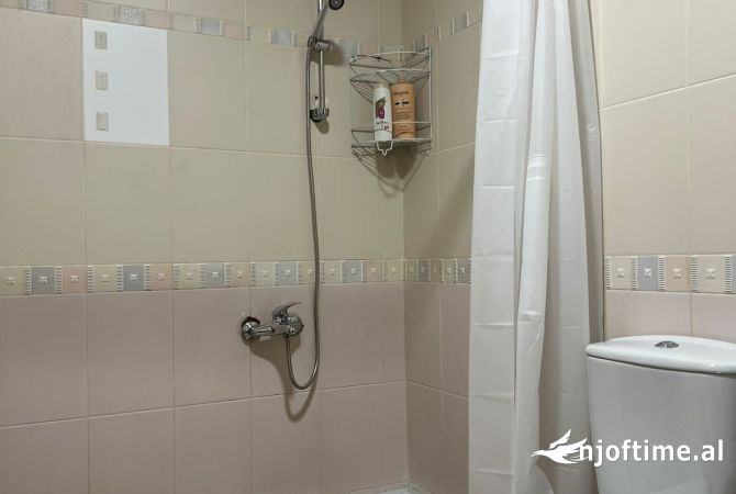 Shtepi me qera Apartament ne Tirane, 2+1, Mobilimi E mobiluar, Pagesa 65,000  Leke.
