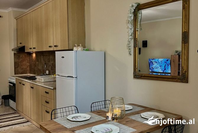 Shtepi me qera Apartament ne Tirane, 2+1, Mobilimi E mobiluar, Pagesa 65,000  Leke.