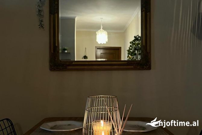 Shtepi me qera Apartament ne Tirane, 2+1, Mobilimi E mobiluar, Pagesa 65,000  Leke.