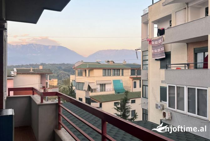 Shtepi me qera Apartament ne Tirane, 2+1, Mobilimi E mobiluar, Pagesa 65,000  Leke.