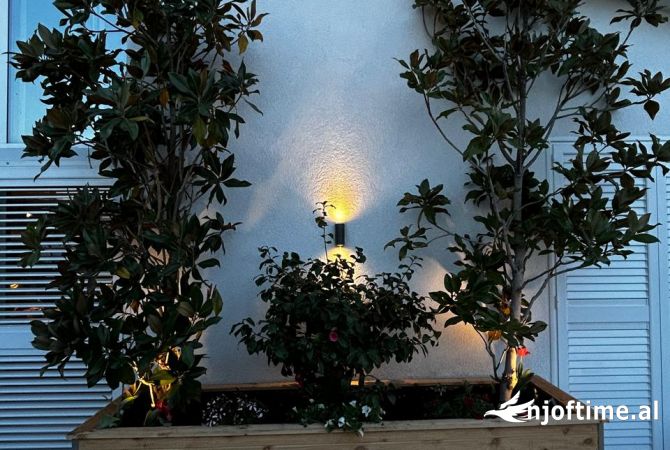 Shtepi me qera Penthose(kati i fundit panoramik) ne Tirane, 3+1, Mobilimi E mobiluar, Pagesa 3,000  Euro.