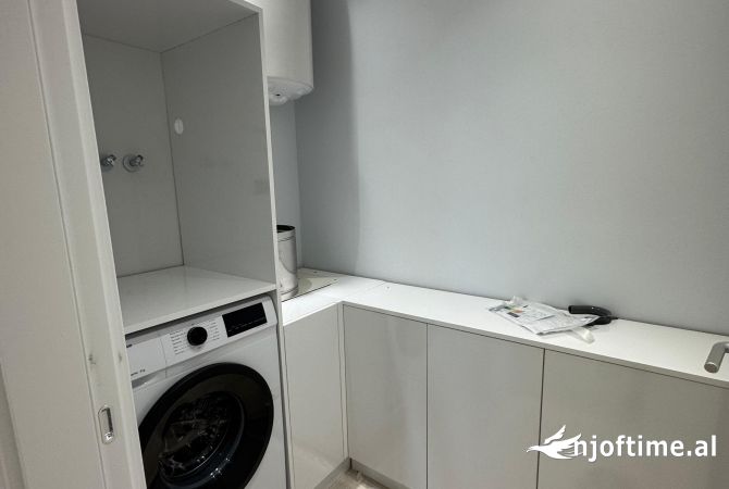 Shtepi me qera 2+1 ne Tirane - 1,700 Euro