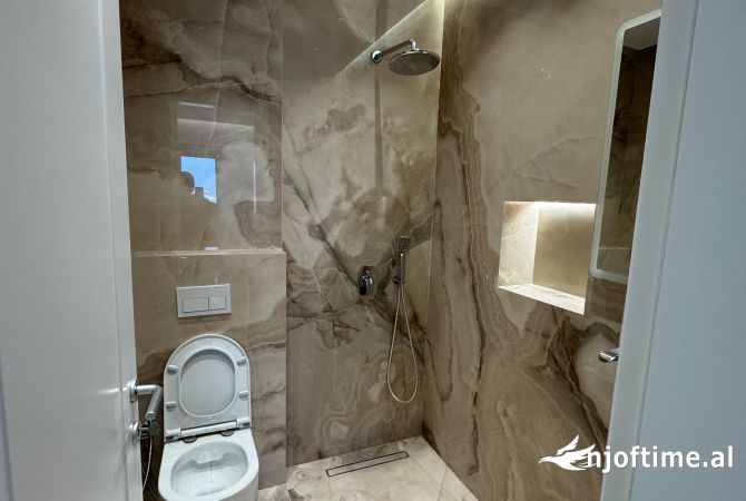 Shtepi me qera Apartament ne Tirane, 2+1, Mobilimi E mobiluar, Pagesa 1,700  Euro.