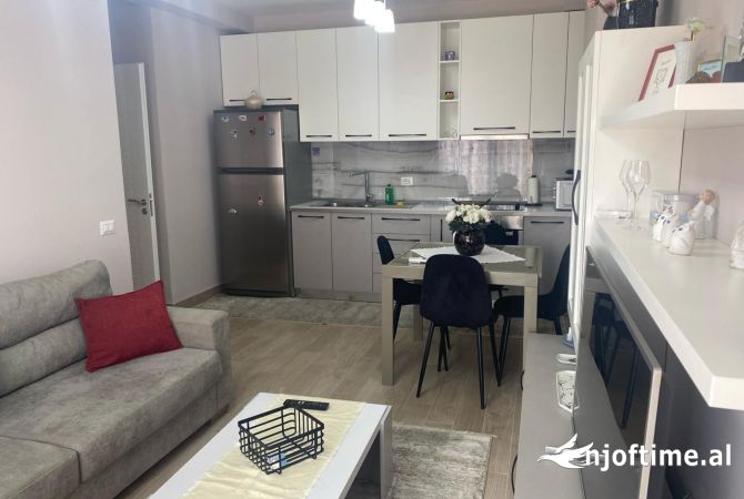 Shtepi me qera 2+1 ne Tirane - 650 Euro