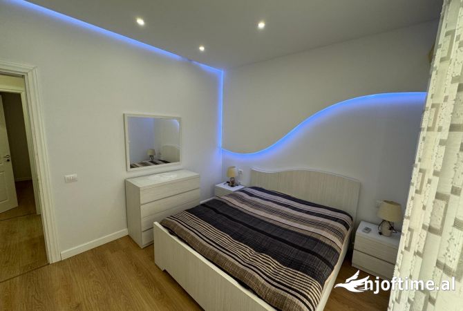 Shtepi me qera Apartament ne Tirane, 2+1, Mobilimi Pjeserisht e mobiluar, Pagesa 800  Euro.