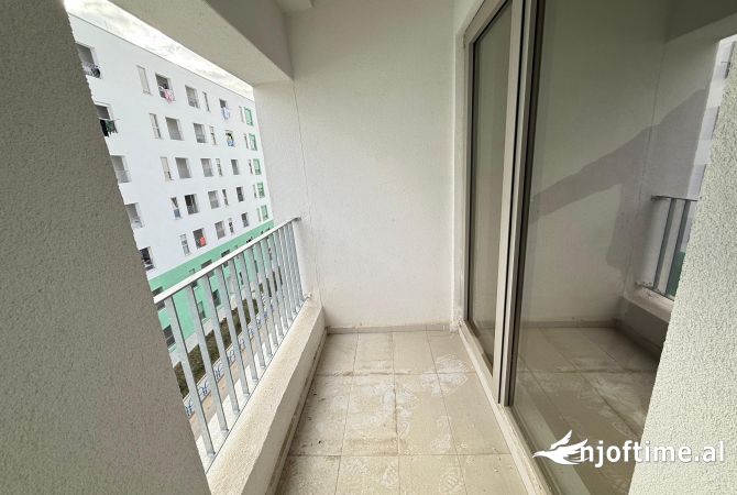 Shtepi ne shitje Apartament ne Tirane, 1+1, Mobilimi Bosh, pa mobiluar, Pagesa 85,000  Euro.