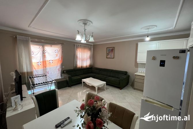 Shtepi me qera Apartament ne Tirane, 2+1, Mobilimi E mobiluar, Pagesa 600  Euro.