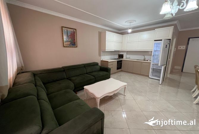Shtepi me qera Apartament ne Tirane, 2+1, Mobilimi E mobiluar, Pagesa 600  Euro.