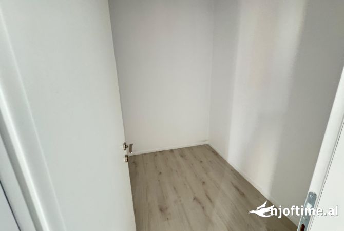 Shtepi me qera Apartament ne Tirane, 2+1, Mobilimi Bosh, pa mobiluar, Pagesa 700  Euro.