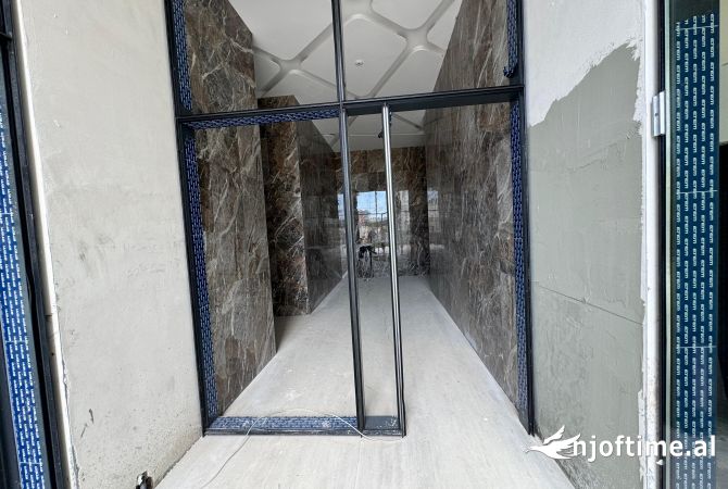 Shtepi me qera Apartament ne Tirane, 2+1, Mobilimi Bosh, pa mobiluar, Pagesa 700  Euro.