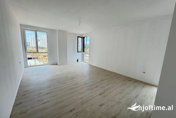 Shtepi me qera Apartament ne Tirane, 2+1, Mobilimi Bosh, pa mobiluar, Pagesa 700  Euro.