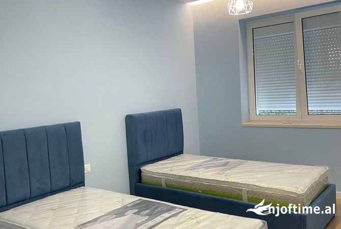 Shtepi ne shitje Apartament ne Tirane, 2+1, Mobilimi E mobiluar, Pagesa 140,000  Euro.