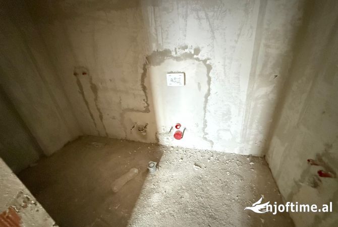 Shtepi ne shitje Apartament ne Tirane, 2+1, Mobilimi Bosh, pa mobiluar, Pagesa 138,180  Euro.