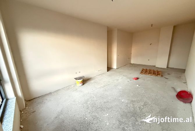 Shtepi ne shitje Apartament ne Tirane, 2+1, Mobilimi Bosh, pa mobiluar, Pagesa 138,180  Euro.