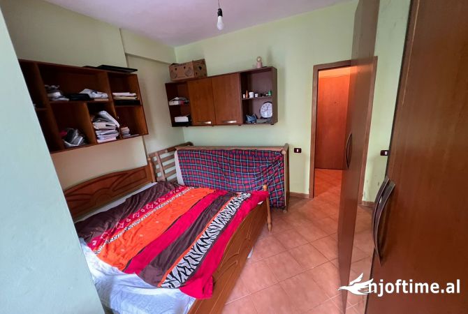 Shtepi me qera 1+1 ne Tirane - 40,000 Leke